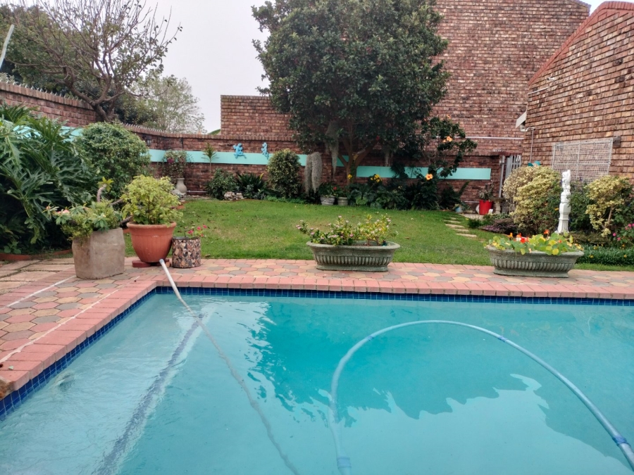 3 Bedroom Property for Sale in Deoville Park Western Cape